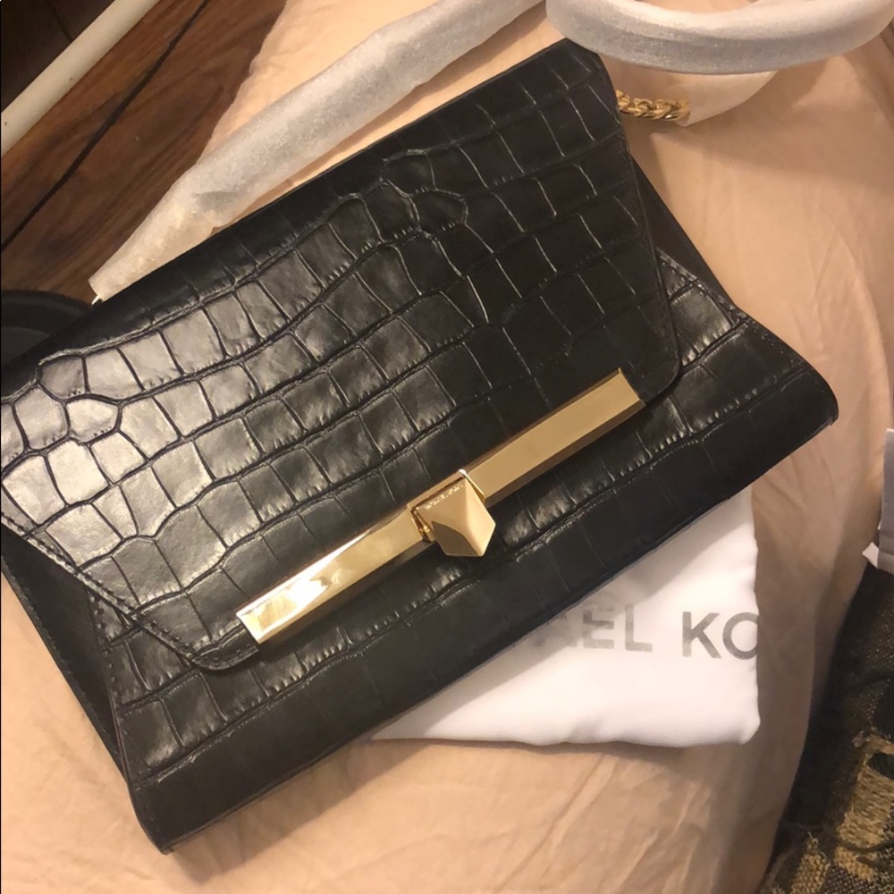 Michael kors crossbody bag